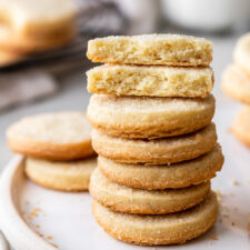 Buttery Vanilla Shortbread Cookies