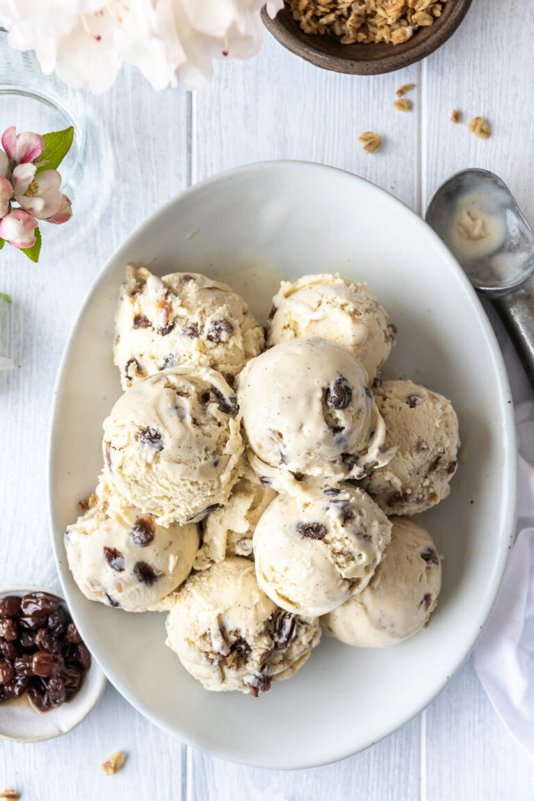 rum raisin ice cream with oat clusters With Spice