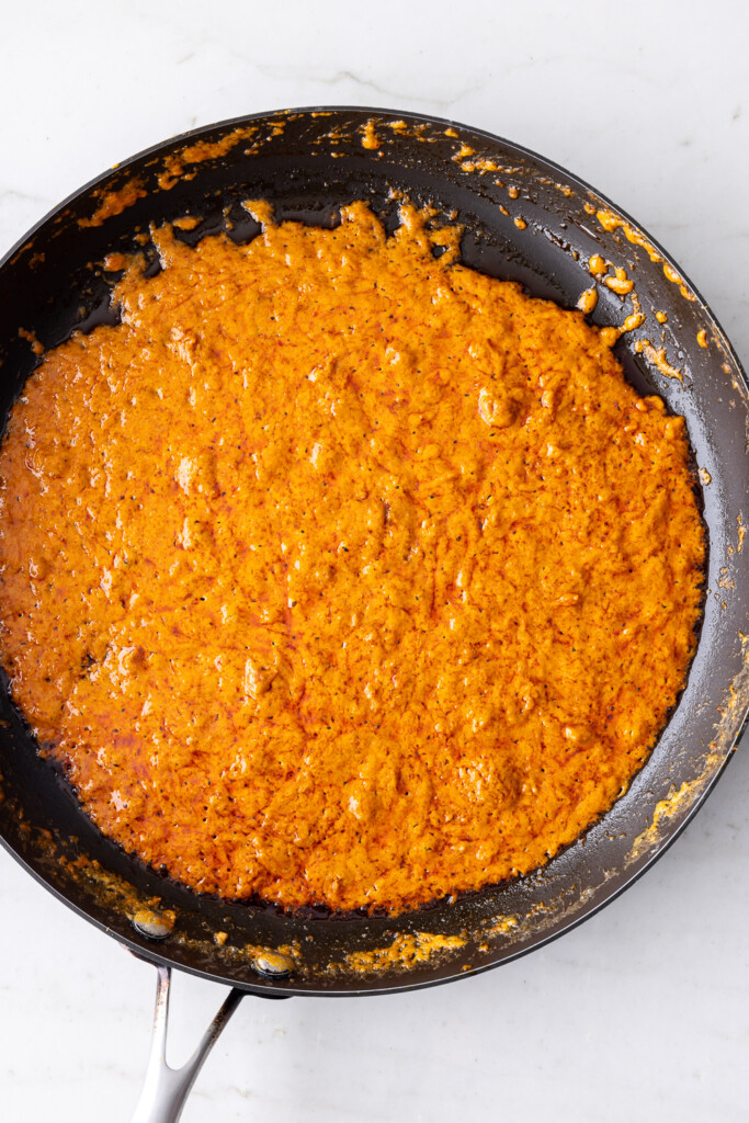 4_fry red curry paste