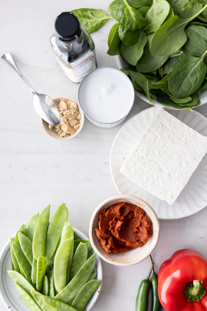 ingredients_tofu, red curry paste, snow peas, spinach, peppers, coconut milk