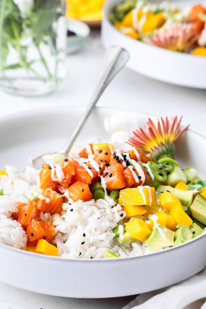 spicy salmon poke bowl recipe