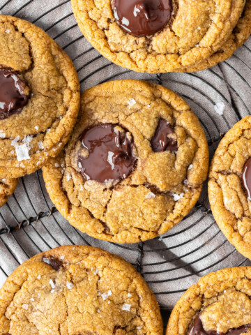 crispy pumpkin chocolate chip cookies