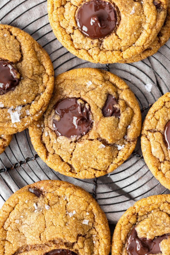 crispy pumpkin chocolate chip cookies