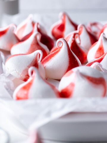 peppermint meringue cookies