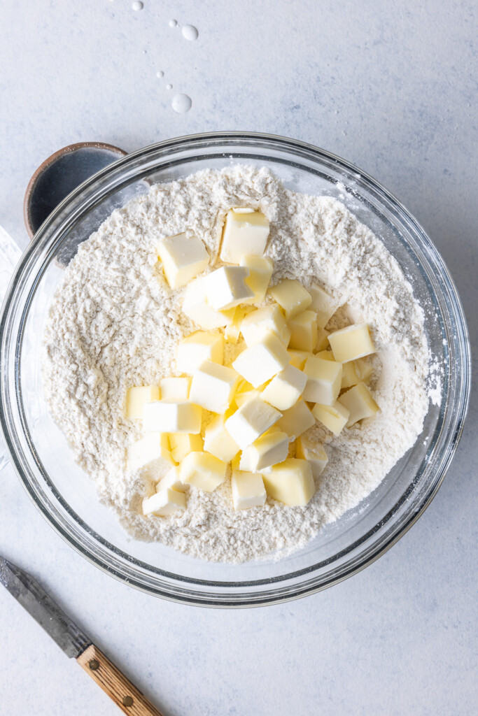 1_cut cold butter into dry ingredients