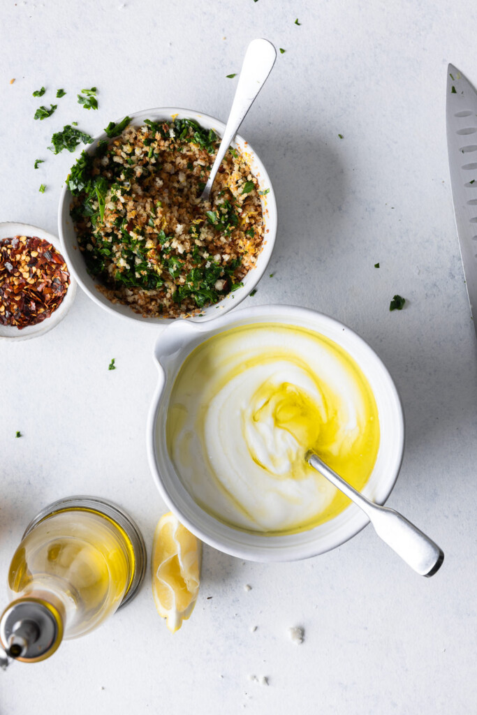 4_make yogurt sauce and breadcrumbs