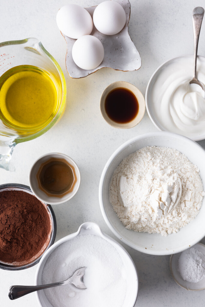 ingredients_cocoa powder, flour, olive oil, eggs, sour cream, sugar, coffee, vanilla